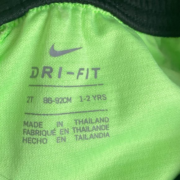 Nike ❤️ Dri-Fit Baby Green Elastic Sweat Shorts Size 2T (PRE-LOVED) - Picture 3 of 3